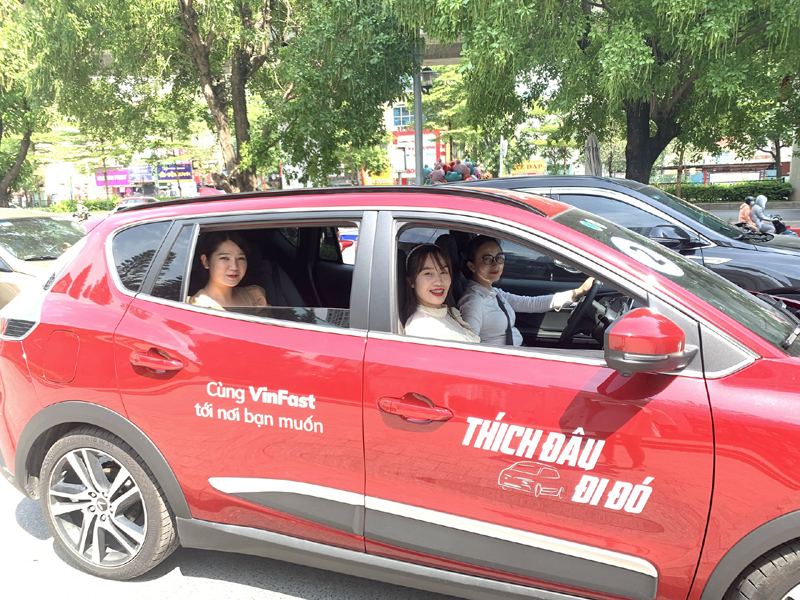 Đến Vincom chơi, xe VinFast VF e34 đưa về nhà miễn phí-1