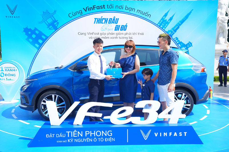Đến Vincom chơi, xe VinFast VF e34 đưa về nhà miễn phí-4