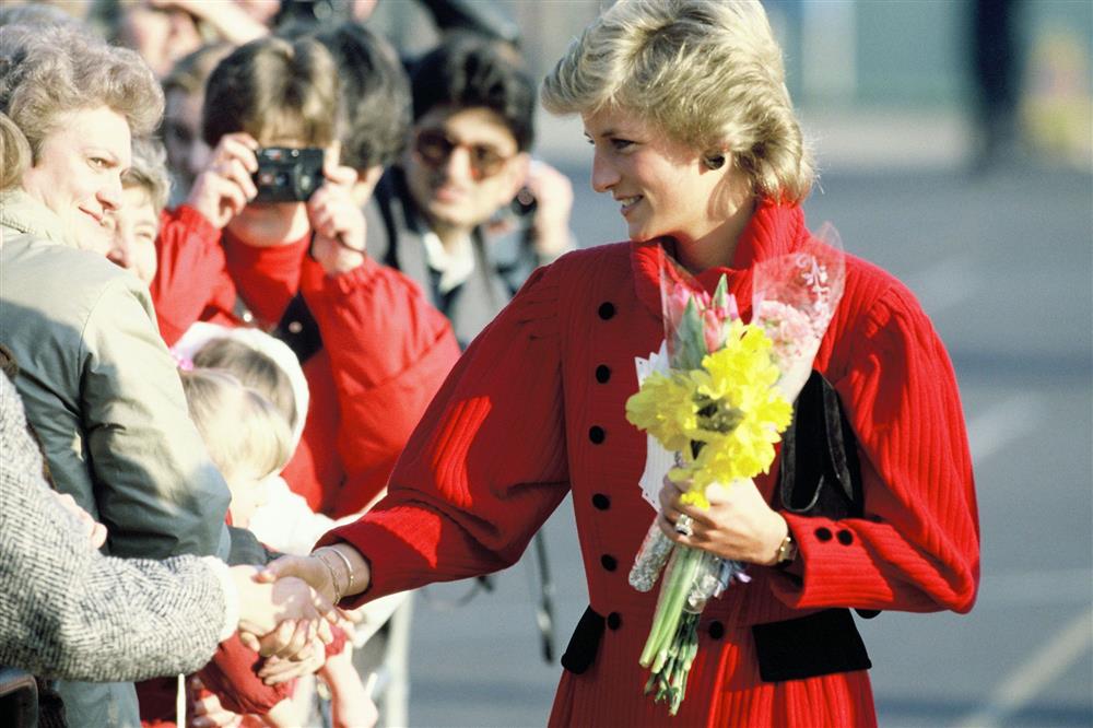 5 lần Công nương Diana bất chấp mà phá vỡ các quy tắc thời trang của hoàng gia-4