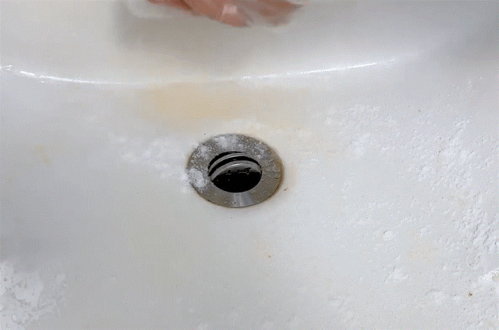 Chỉ cần thêm thứ này, chậu rửa hay bồn cầu ố vàng sẽ sáng bóng như gương, 9/10 gia đình đều thành công-3