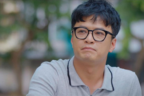 Doãn Quốc Đam đăng ảnh hậu trường ngọt ngào của Thương ngày nắng về, khán giả vui mừng: May quá, phim vẫn chiếu bình thường!-3