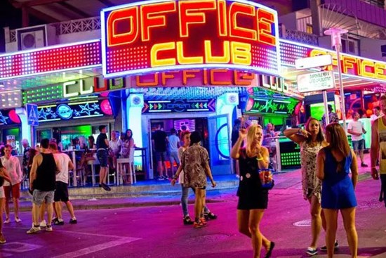 Majorca - thiên đường tiệc tùng xuyên đêm được giới nghệ sĩ, sao hạng A ưa thích