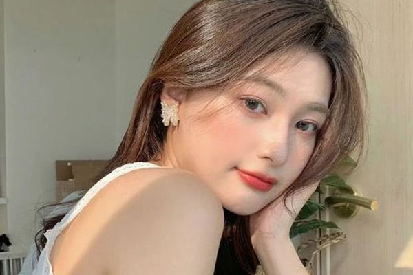 1 nguyên tắc bôi kem chống nắng giúp Hoa hậu Phạm Hương luôn trắng mịn, căng hồng như gái đôi mươi-4