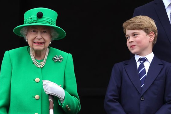 Hoàng tử George sẽ là vị vua phá vỡ kỷ lục của hoàng gia Anh trong tương lai-3