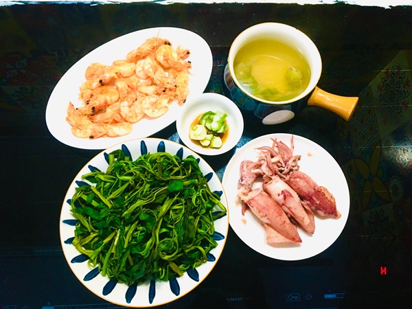 Mẹ đảm bận rộn vẫn cơm ngon canh ngọt mỗi ngày cho 2 con, chỉ dành 30 phút mà thực đơn đa dạng, hấp dẫn-1