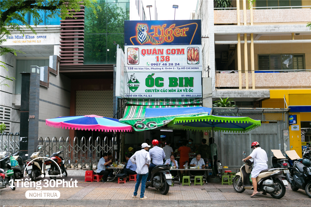 Hàng cơm trưa nổi tiếng phục vụ các đại gia công sở, toàn sếp chạy ô tô, tay ga đắt tiền sẵn sàng nhẹ nhàng chi mỗi ngày 100k - 200k/suất cơm-2