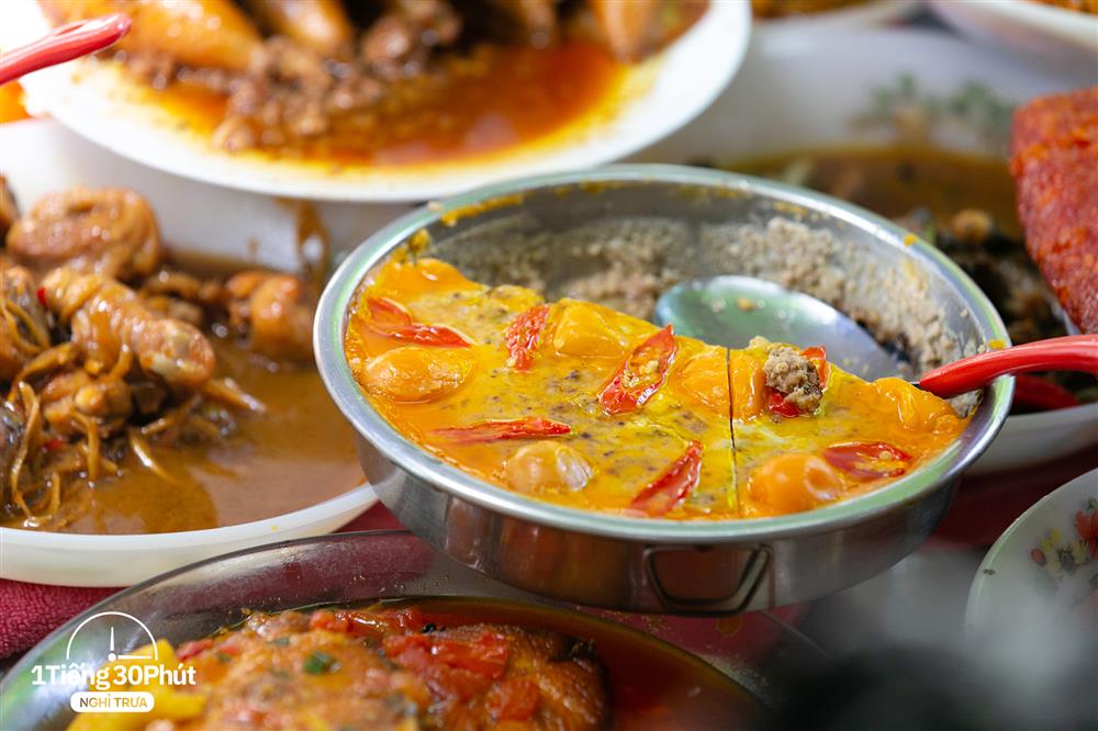 Hàng cơm trưa nổi tiếng phục vụ các đại gia công sở, toàn sếp chạy ô tô, tay ga đắt tiền sẵn sàng nhẹ nhàng chi mỗi ngày 100k - 200k/suất cơm-3