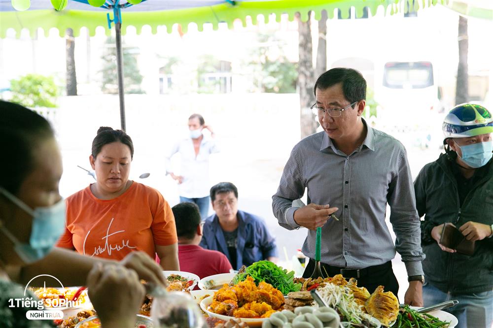 Hàng cơm trưa nổi tiếng phục vụ các đại gia công sở, toàn sếp chạy ô tô, tay ga đắt tiền sẵn sàng nhẹ nhàng chi mỗi ngày 100k - 200k/suất cơm-8