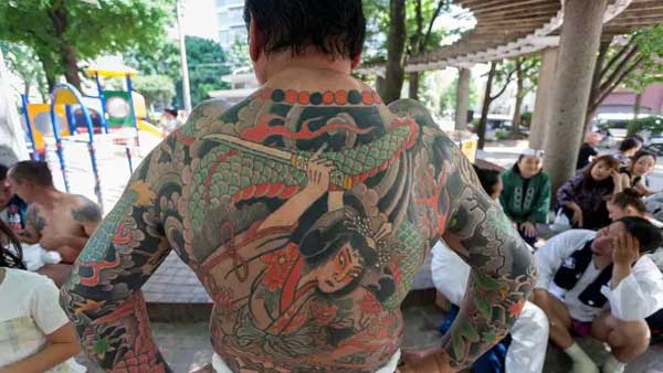 Khách nước ngoài chia sẻ về cú sốc” văn hoá vì thói quen tắm kỳ lạ của người Nhật-4