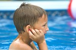 Đừng xem nhẹ nước vào tai khi tắm gội, bơi lội bởi vì có thể gây điếc hoặc tổn thương não, bác sĩ dạy 6 cách xử trí kịp thời-7