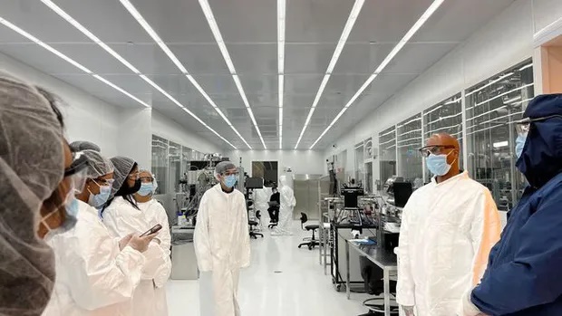 Không biết ngoại ngữ, bà mẹ nội trợ chia sẻ bí quyết dạy con học tiếng Anh theo kiểu con nhà nghèo: Con mới 15 tuổi đã đạt thành tích đáng nể-3