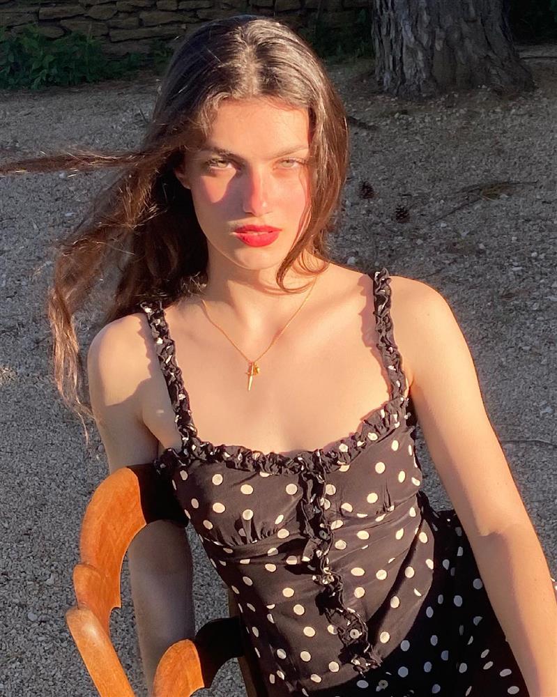 7 bảo bối thời trang giúp phụ nữ Pháp nâng tầm phong cách mùa hè-15