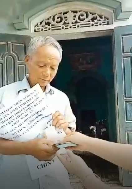 Sau 1 ngày, cụ ông nằm khóc bên ruộng dưa hấu nhận được 65 triệu đồng từ mạnh thường quân-3