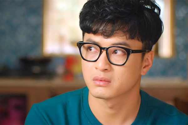 Điểm lại những khoảnh khắc thân mật của Hồng Đăng bên các bạn diễn xinh đẹp trên màn ảnh-10