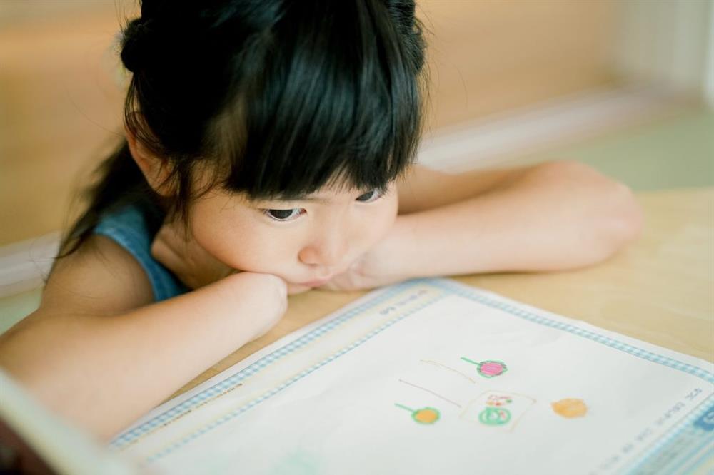 Giáo dục bằng đòn roi chỉ khiến trẻ thêm ngang bướng, cha mẹ cần thay đổi ngay nếu không muốn tàn phá tương lai của con cái-4