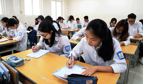 Những điều cha mẹ cần làm khi đưa con đi thi tốt nghiệp THPT 2022-1