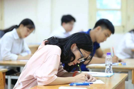 Những điều cha mẹ cần làm khi đưa con đi thi tốt nghiệp THPT 2022-3