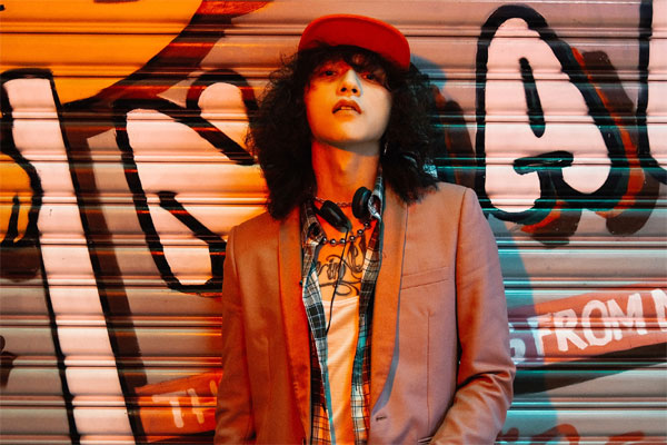 Mặc tin đồn kết hôn, Sơn Tùng khoe style Khá Bảnh gây tranh cãi-11