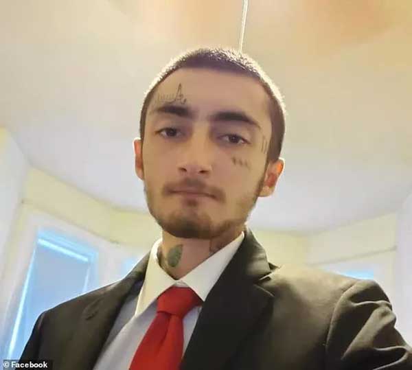 Mỹ: Chạy trốn xả súng, cha bất lực nhét con vào thùng rác-3