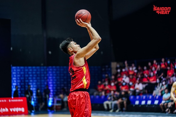 Hai toà tháp đôi của làng bóng rổ Việt: Người cao 2,03m, người xấp xỉ 2m và nổi tiếng với những pha úp rổ thần sầu-2