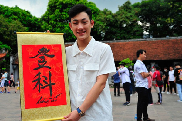 Phát hiện thiết bị gian lận thi cử siêu nhỏ trước ngày thi tốt nghiệp-5