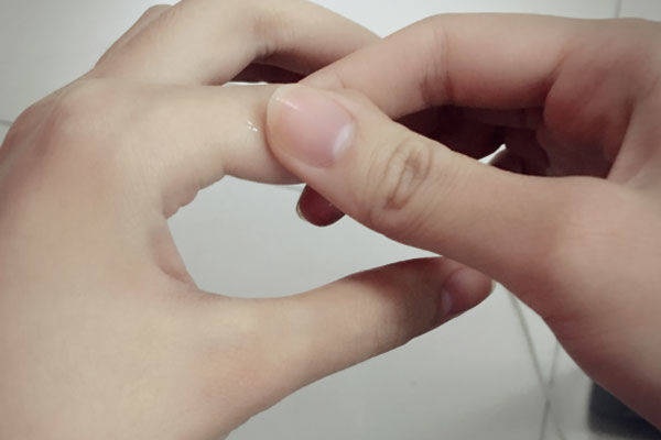 Mạch máu có bị tắc nghẽn hay không chỉ cần đi bộ 3 bước là biết, nếu có 3 dấu hiệu này ở chân thì cần đi khám càng sớm càng tốt-1