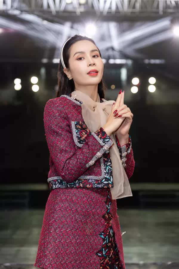 Lưu Hương Giang - mẹ 2 con dáng nuột, da đẹp nhờ thói quen ăn uống và dưỡng da cực quan trọng mỗi ngày-8