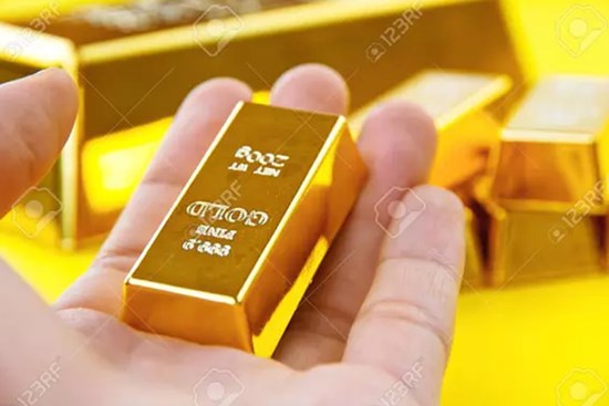 Giá vàng hôm nay 6/7: USD tăng dựng đứng lên đỉnh 20 năm, vàng trượt dốc