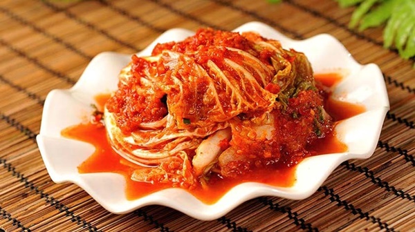 Đổi vị cho gia đình với món&nbsp;canh kim chi thịt bò chua cay, nóng hổi, ai thưởng thức cũng xuýt xoa khen ngon-2