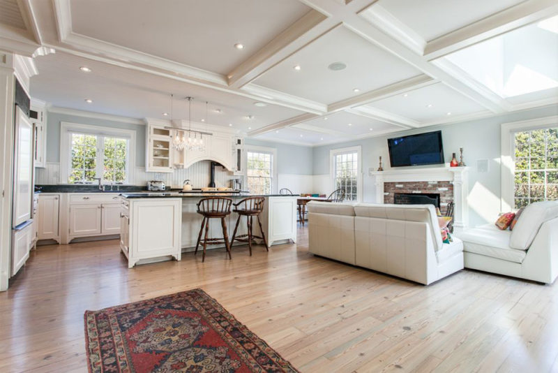 Khám phá bên trong trang trại rộng lớn của mỹ nhân Hollywood Anne Hathaway, đặc biệt nhất là khu vườn kiểu Anh-3