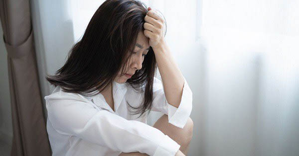 Nữ sinh Quảng Bình trầm cảm sau sinh tự cầm dao rạch bụng-3