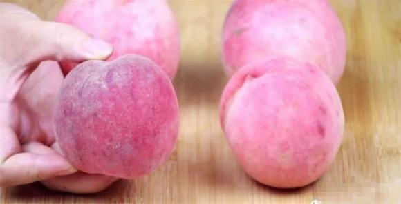 Khi mua đào, bạn phải mua những quả đực, ngọt, ngon và mọng nước, tôi sẽ dạy cho bạn mẹo nhỏ-1