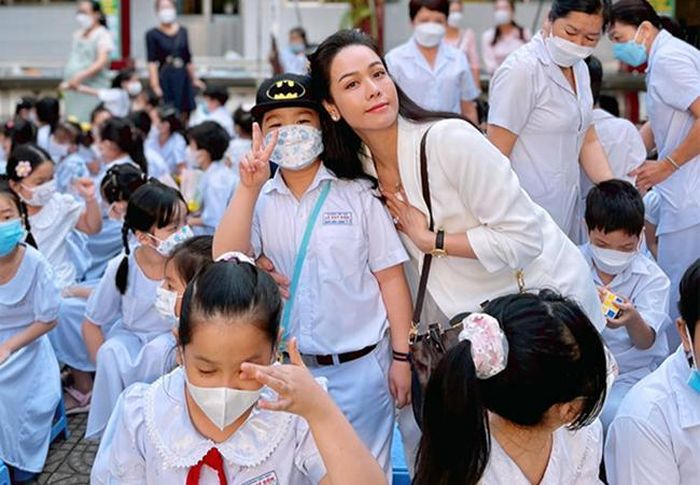 Nhật Kim Anh: Tôi mong con trai có được tình cảm trọn vẹn từ bố mẹ-7