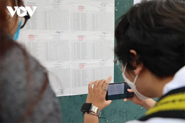 Hình ảnh thí sinh thi tốt nghiệp THPT 2022 bước vào ngày thi đầu tiên-4