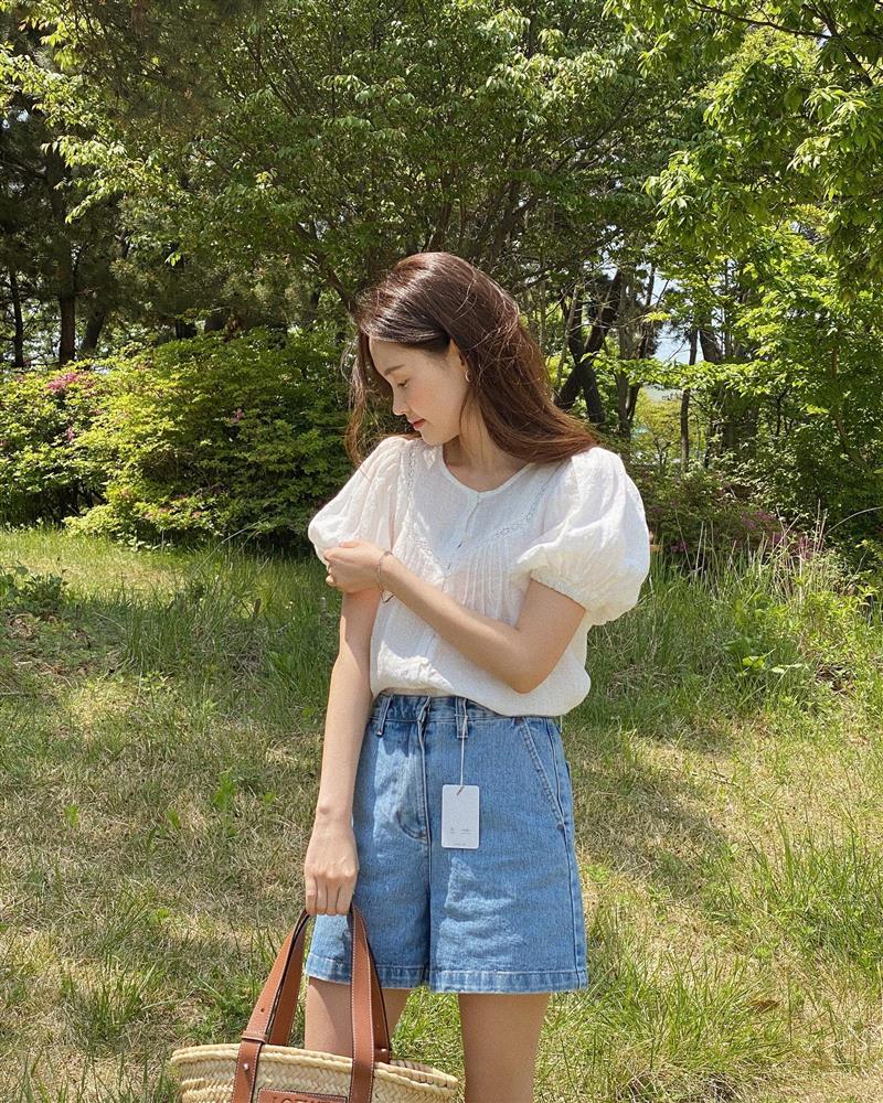 5 công thức mặc áo blouse trắng sành điệu mọi lúc mọi nơi-14