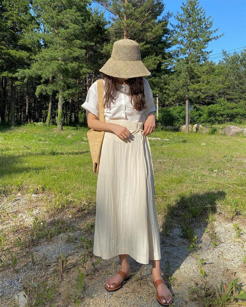 5 công thức mặc áo blouse trắng sành điệu mọi lúc mọi nơi-6