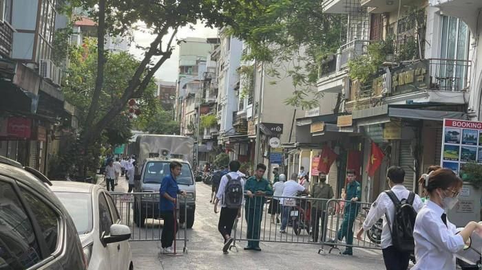 Hình ảnh thí sinh thi tốt nghiệp THPT 2022 bước vào ngày thi đầu tiên-2