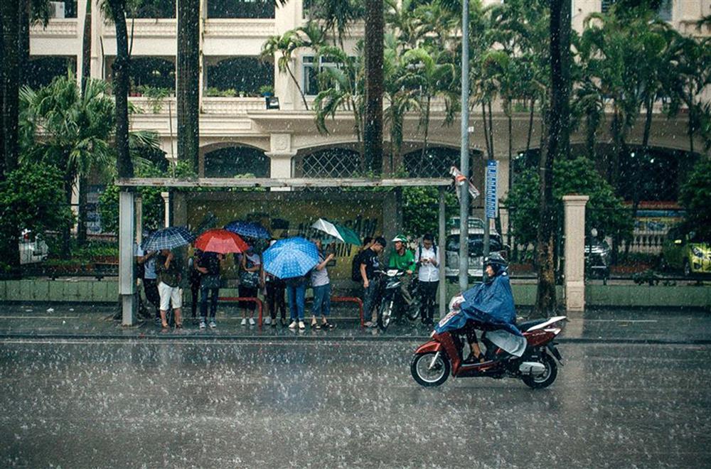 Hà Nội có mưa giông, Trung Bộ nhiều nơi trên 37 độ C-1