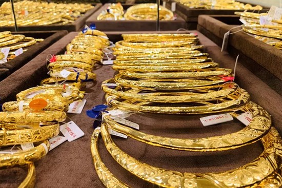 Giá vàng hôm nay 7/7: USD tăng dữ dội, vàng xuống đáy 8 tháng