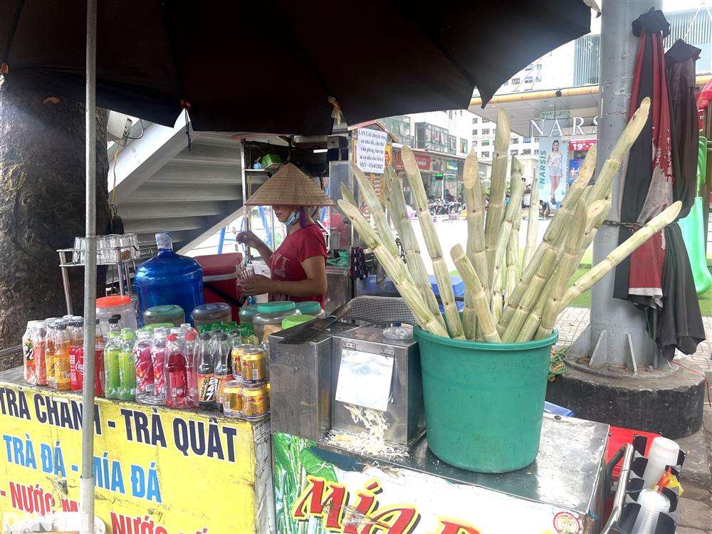 Bán nghìn cốc nước ngày nóng, chủ quán ở Hà Nội kiếm 50 triệu đồng/tháng-3