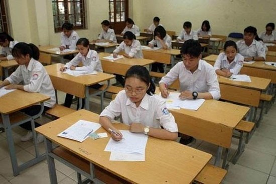 Phát hiện hai trường hợp thi hộ, nhận diện các thiết bị gian lận để phòng ngừa