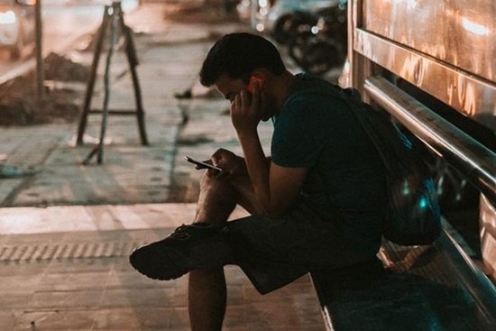 Bố khóc nức nở giữa đường vì con gái bỏ học cấp 3 và cái kết ấm lòng