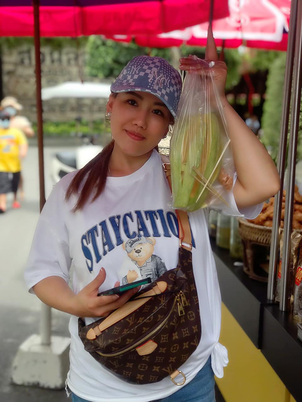 Ôm con sang Mỹ với bàn tay trắng, 16 năm sau, mẹ 5 con thành bà chủ, thu nhập tăng 20 lần-2