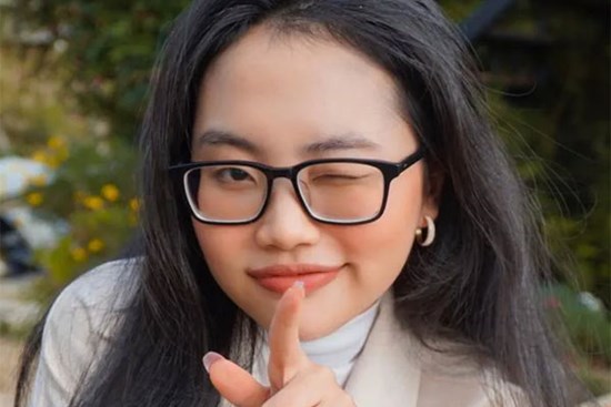 Phương Mỹ Chi đoán đúng đề thi Văn, netizen liền yêu cầu nữ ca sĩ đoán tiếp các môn thi còn lại