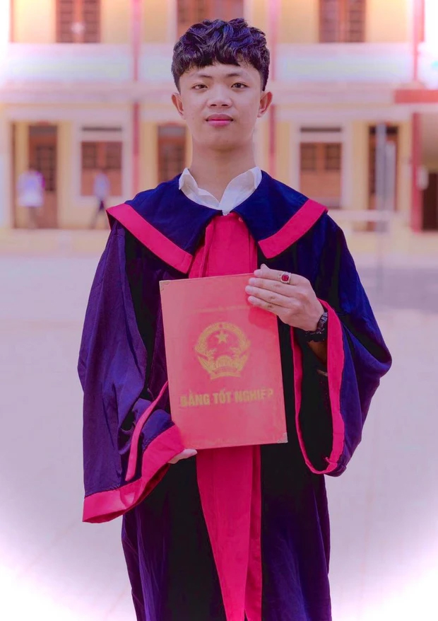 Cuộc đoàn tụ qua ảnh cùng người anh trai đã khuất: Món quà xúc động của sĩ tử trước ngày thi THPT-2