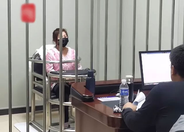 Bạn gái chung nhà không bao giờ tẩy trang cho đến khi lột sạch tiền tình trẻ mới lộ ra gương mặt thật gây sốc-1