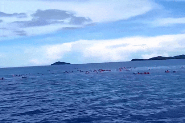 Thảm họa tàu cao tốc Nhật Bản lao vào chung cư, hơn 100 người thiệt mạng-1