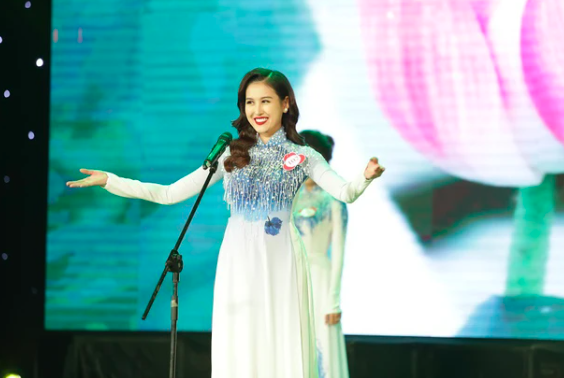 Kim Duyên và những người đẹp Việt bị chỉ trích vì sai kiến thức cơ bản-2