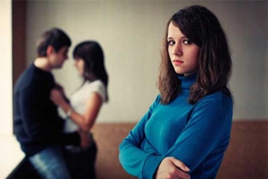 Chồng hư: Khoan bỏ, sửa lấy mà dùng!