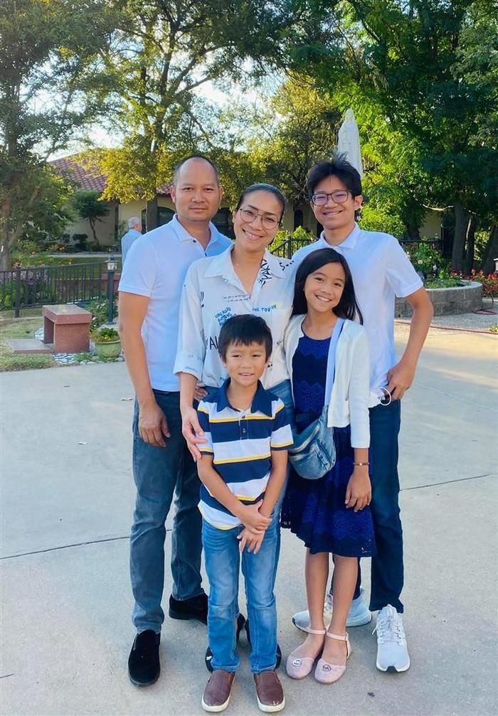 Hạnh phúc viên mãn của Hồng Ngọc và ông xã Thomas bên trời Tây-3